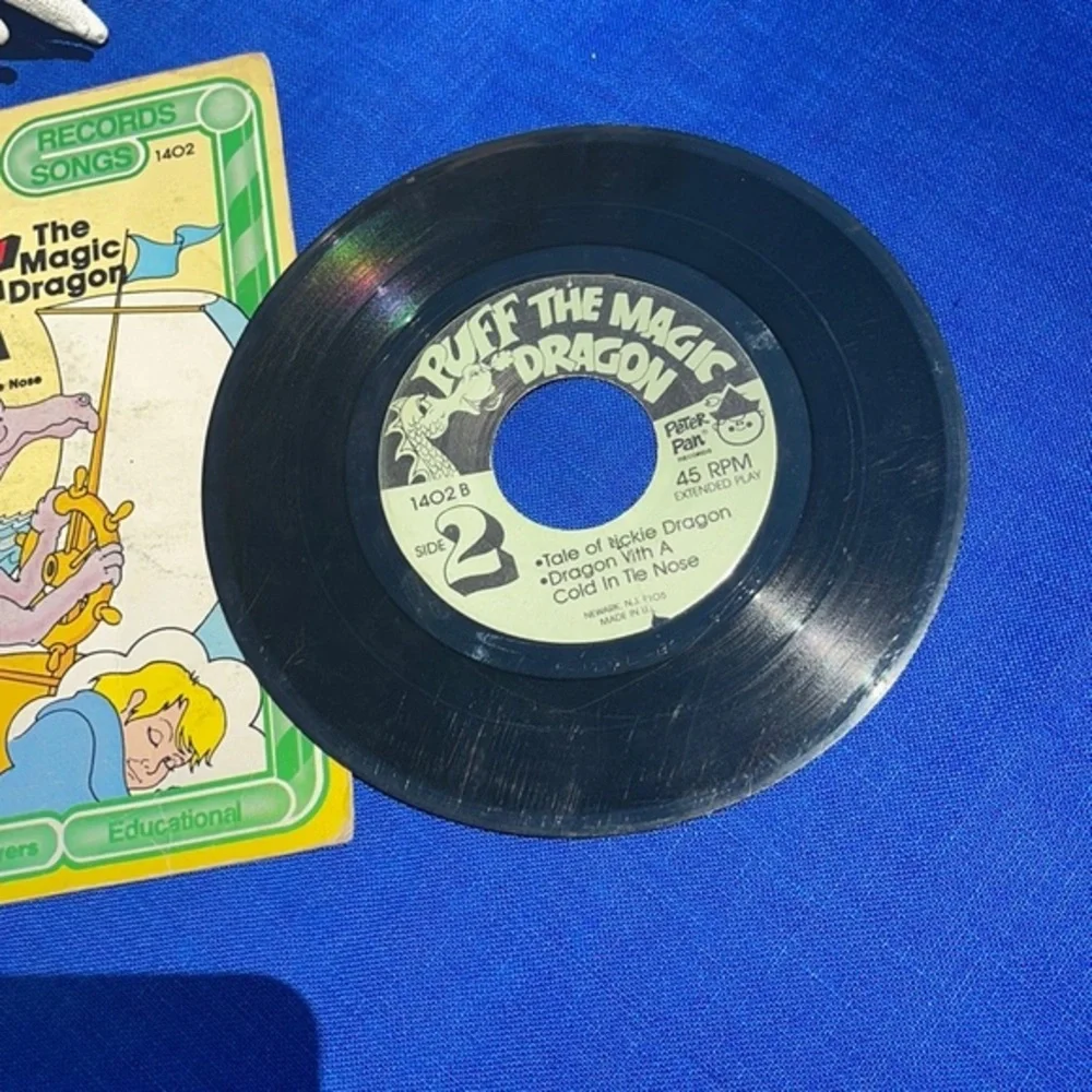 Puff the Magic Dragon 45 Record Extended Play (Peter Pan Players, 1402).